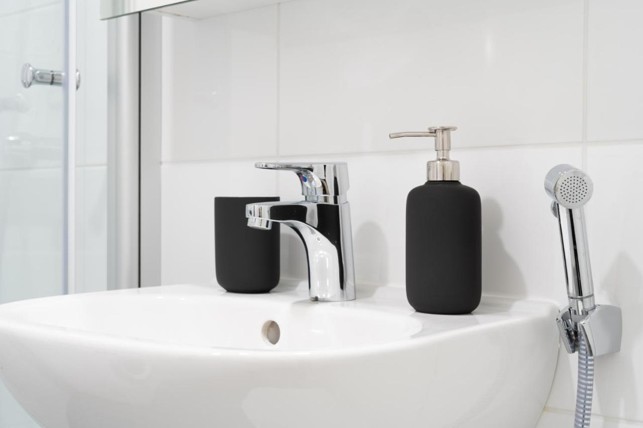 Uleabo Modern 37M2 Studio Oulu Bagian luar foto